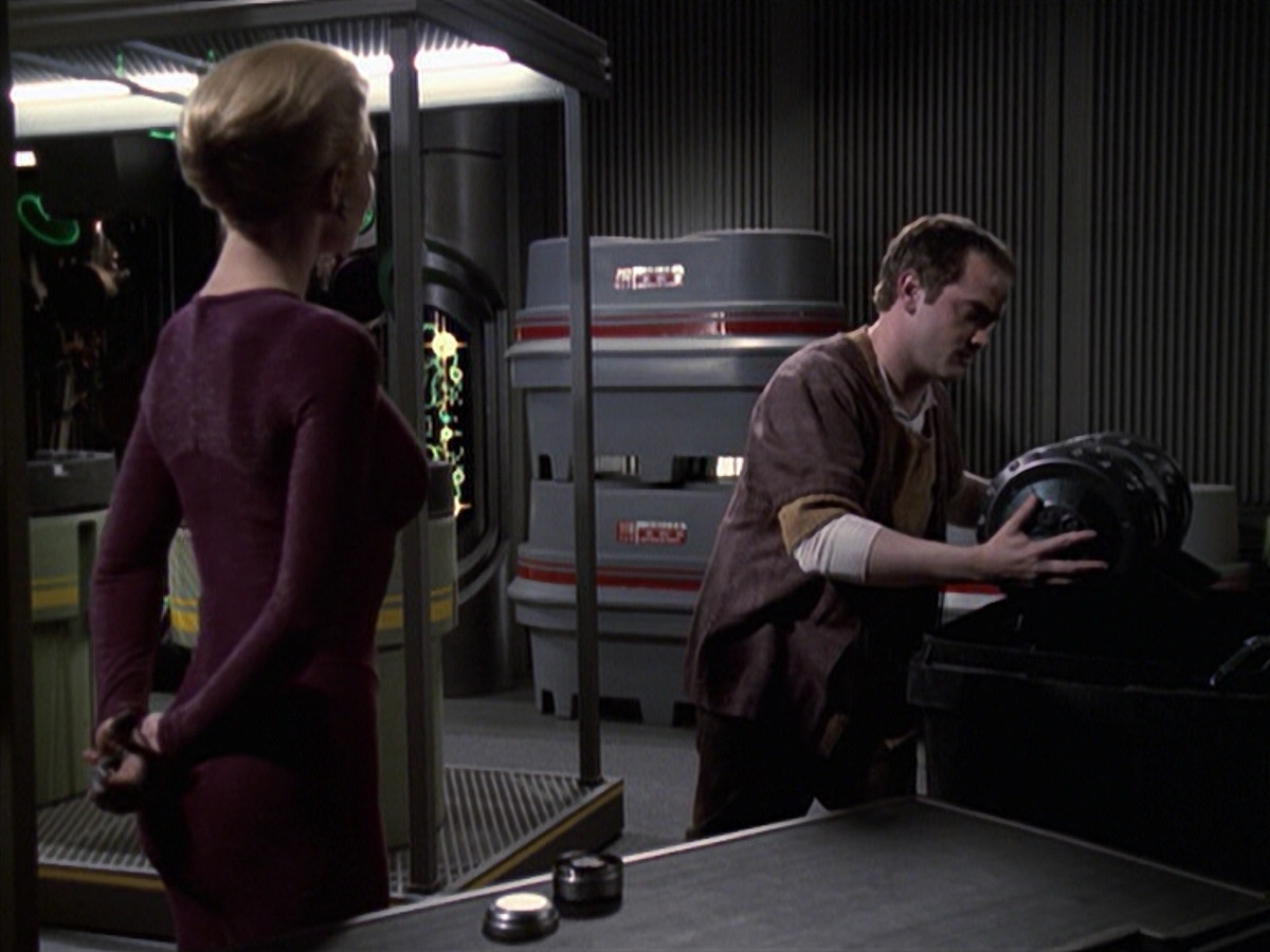 extant_StarTrek_VOY_6x19-ChildsPlay_01954.jpg