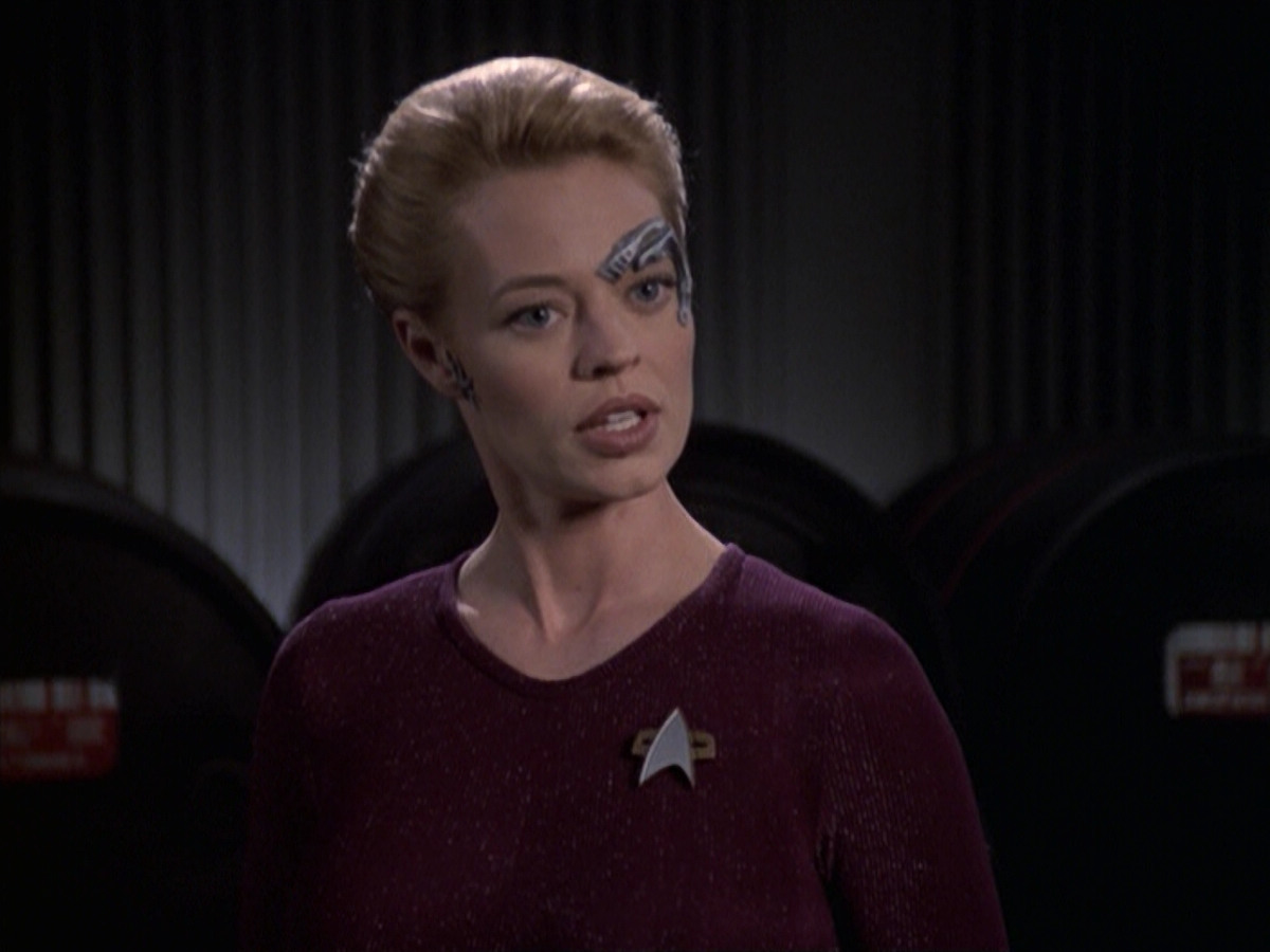 extant_StarTrek_VOY_6x19-ChildsPlay_01970.jpg