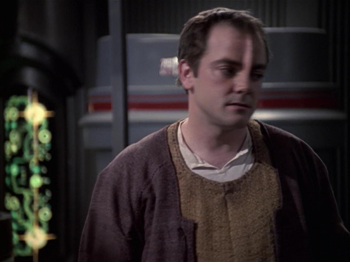 extant_StarTrek_VOY_6x19-ChildsPlay_01976.jpg