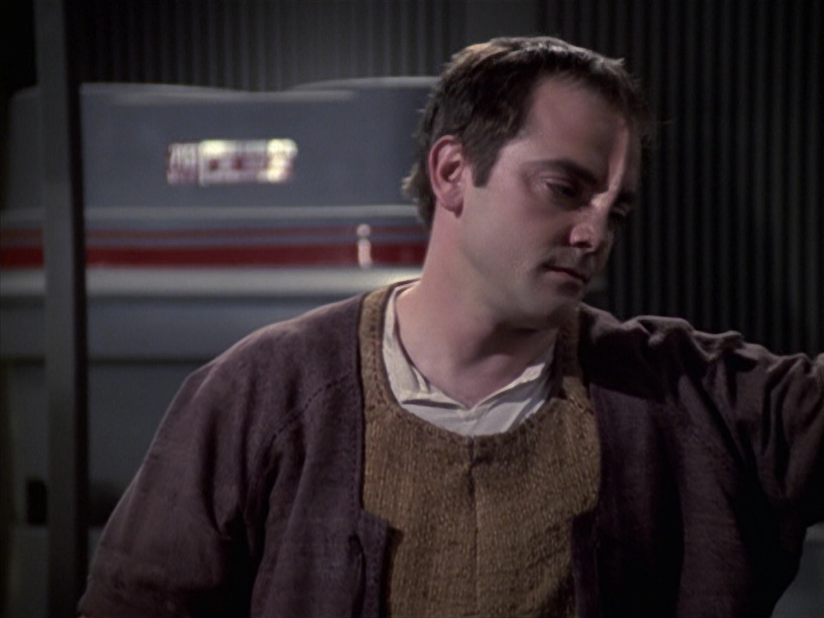 extant_StarTrek_VOY_6x19-ChildsPlay_01981.jpg