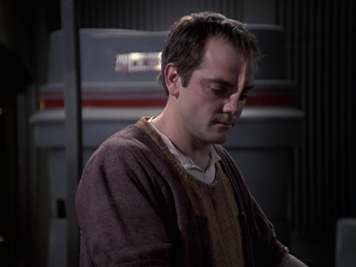 extant_StarTrek_VOY_6x19-ChildsPlay_01990.jpg