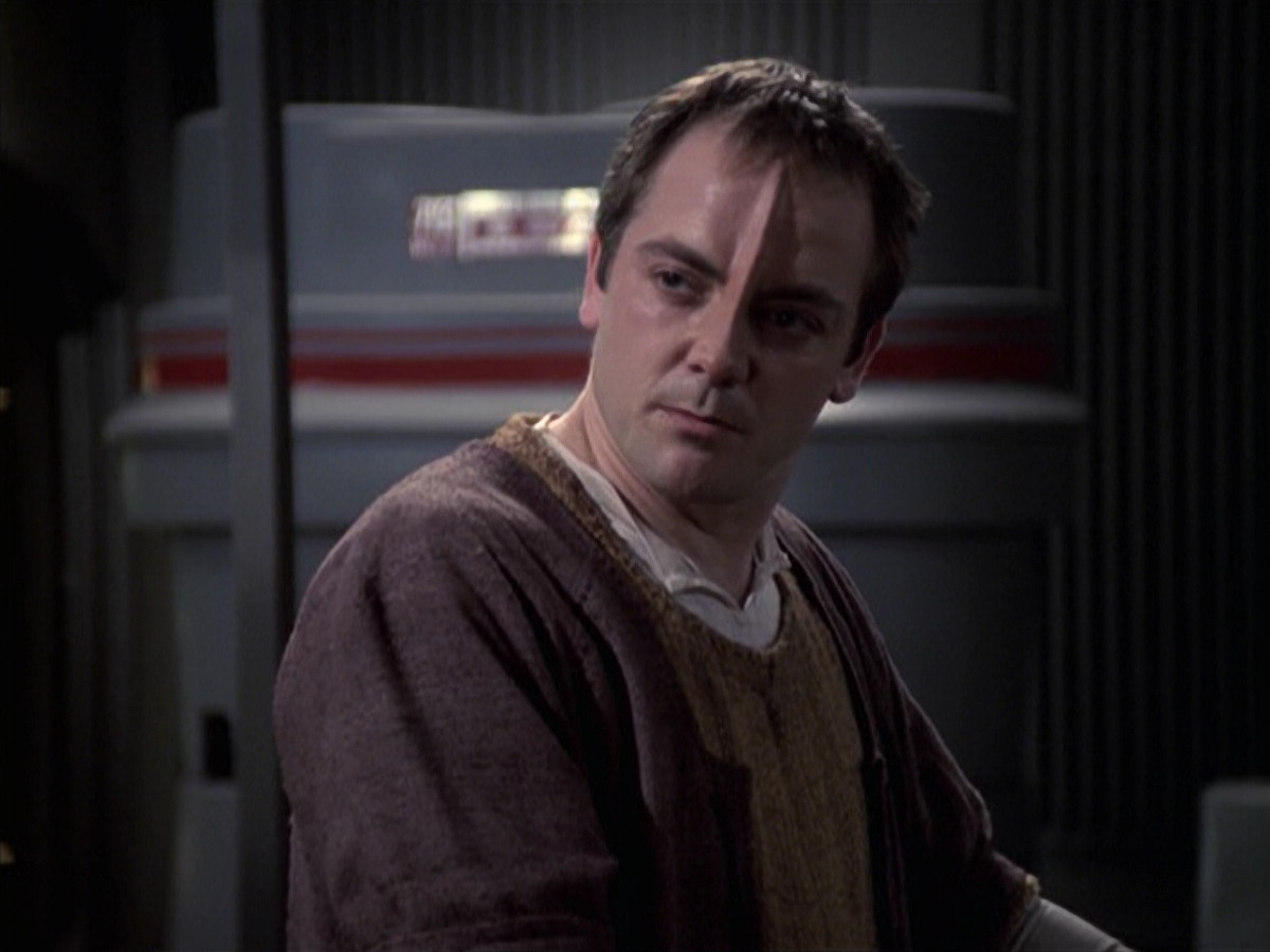 extant_StarTrek_VOY_6x19-ChildsPlay_01993.jpg