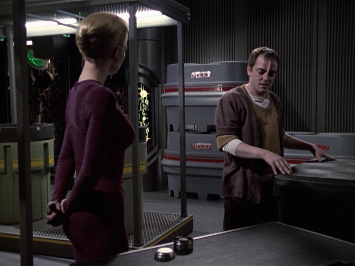 extant_StarTrek_VOY_6x19-ChildsPlay_02013.jpg
