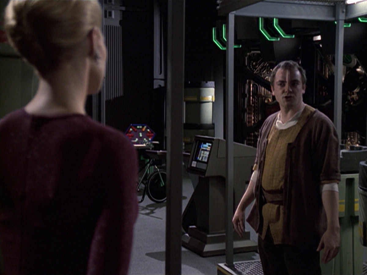 extant_StarTrek_VOY_6x19-ChildsPlay_02028.jpg