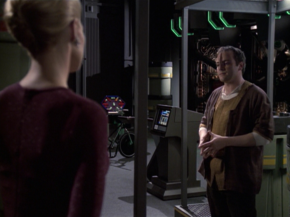 extant_StarTrek_VOY_6x19-ChildsPlay_02031.jpg