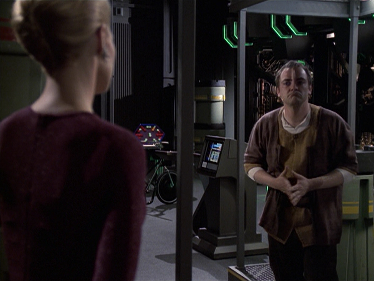 extant_StarTrek_VOY_6x19-ChildsPlay_02035.jpg