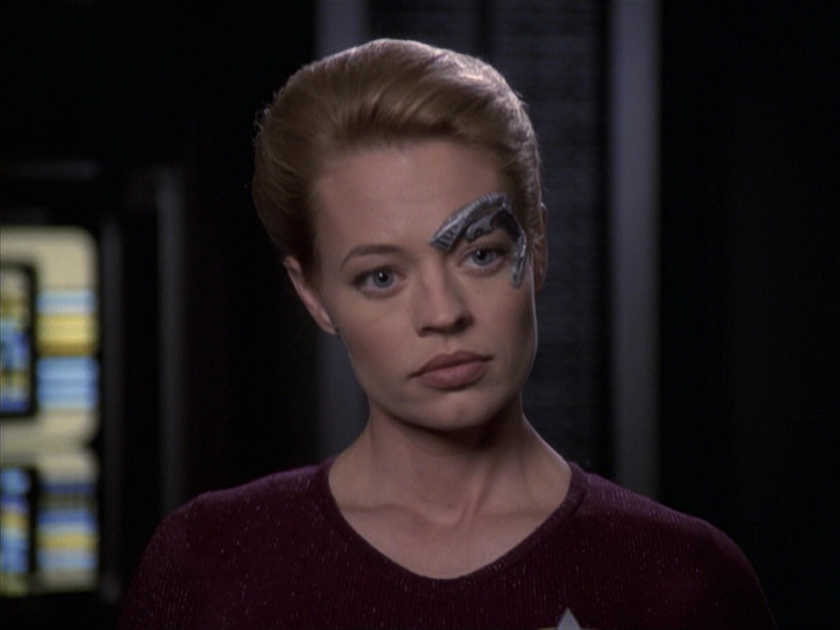 extant_StarTrek_VOY_6x19-ChildsPlay_02048.jpg