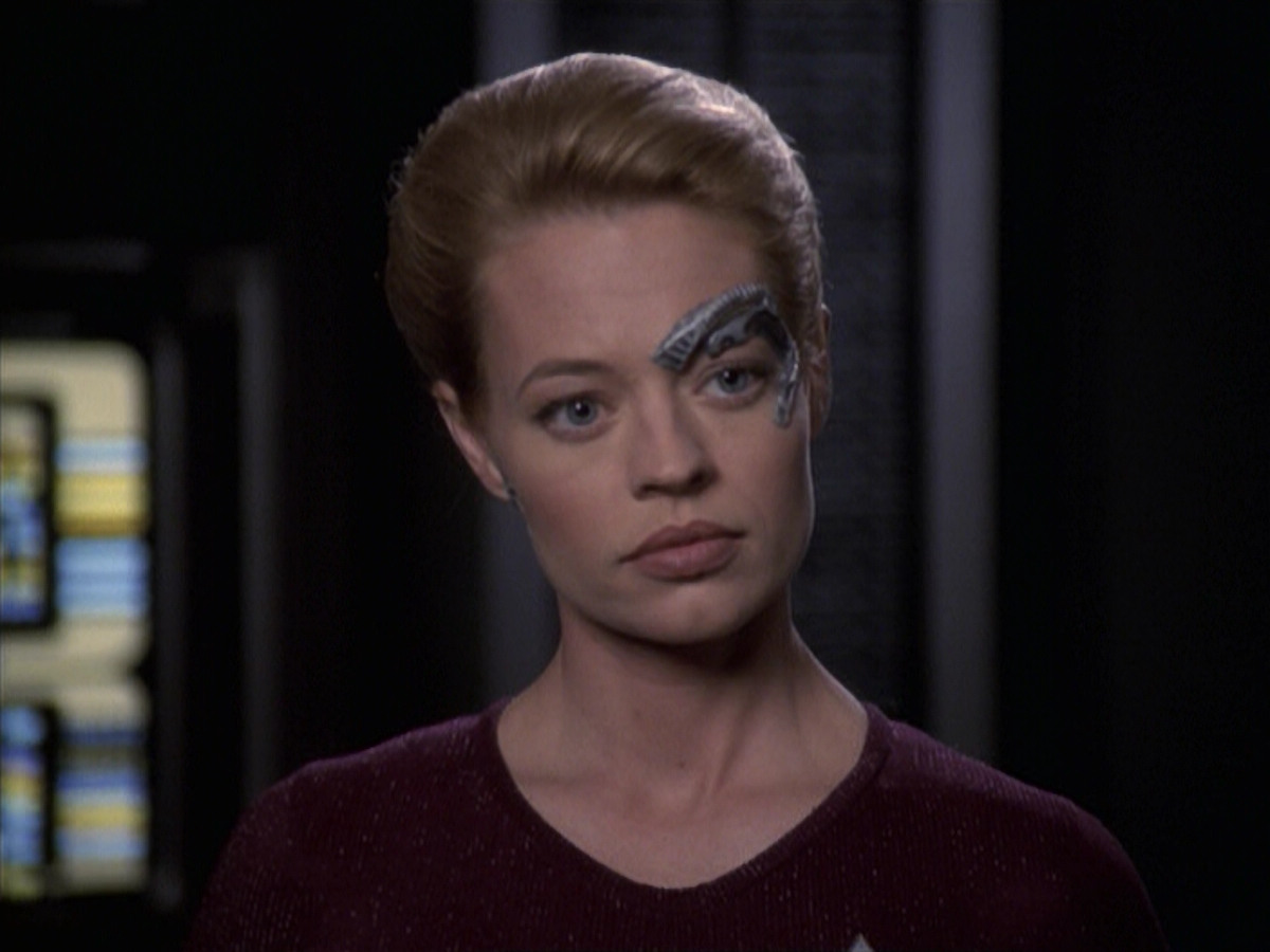 extant_StarTrek_VOY_6x19-ChildsPlay_02050.jpg