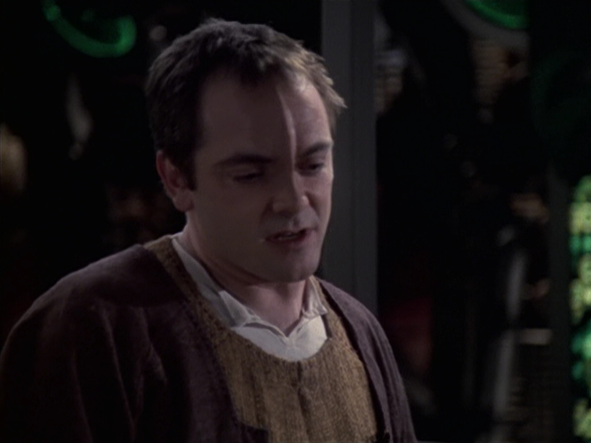 extant_StarTrek_VOY_6x19-ChildsPlay_02056.jpg