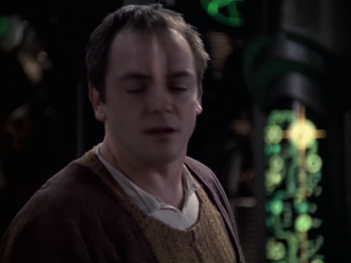 extant_StarTrek_VOY_6x19-ChildsPlay_02057.jpg