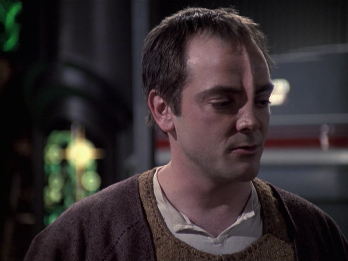 extant_StarTrek_VOY_6x19-ChildsPlay_02073.jpg