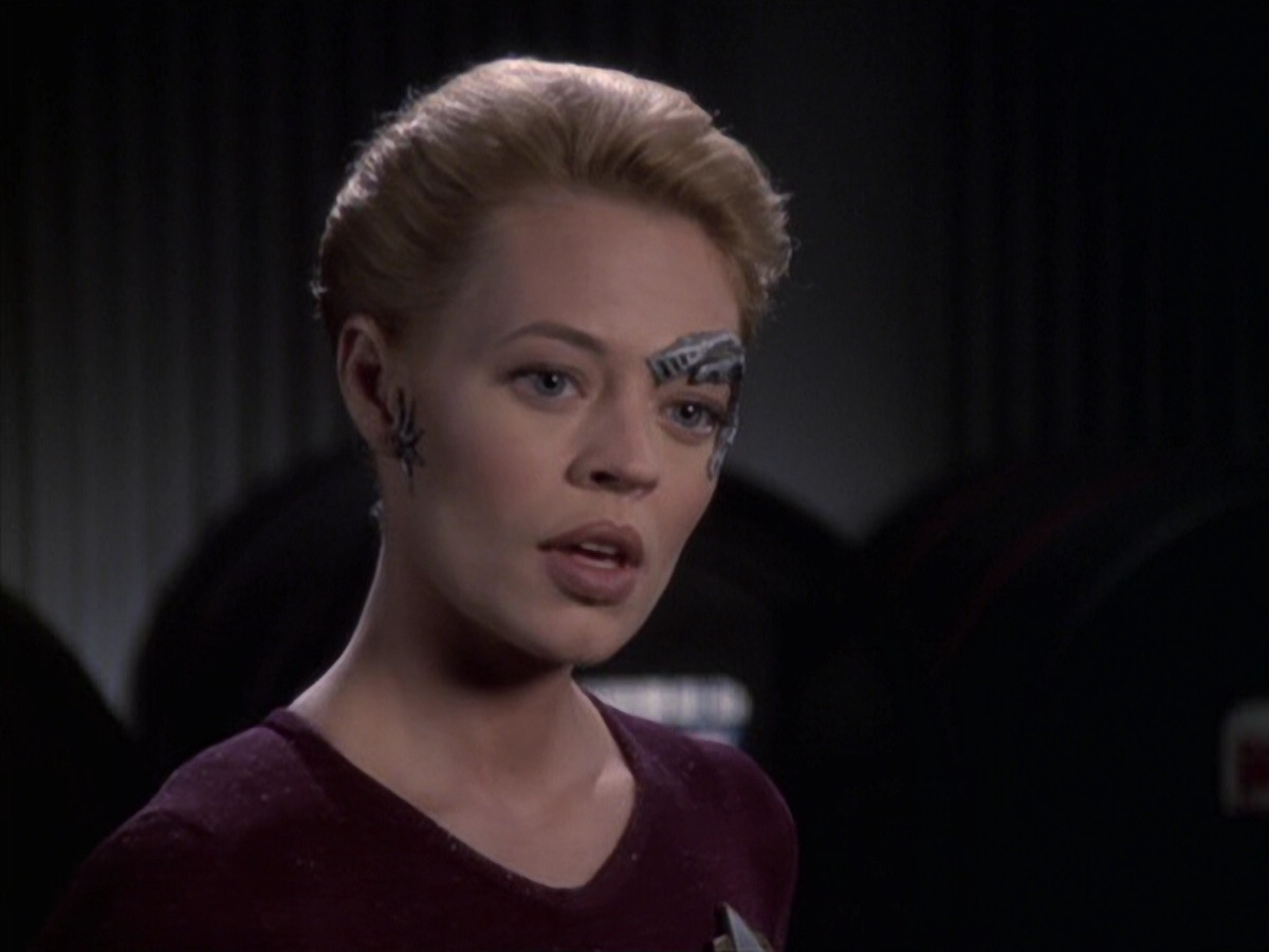 extant_StarTrek_VOY_6x19-ChildsPlay_02076.jpg