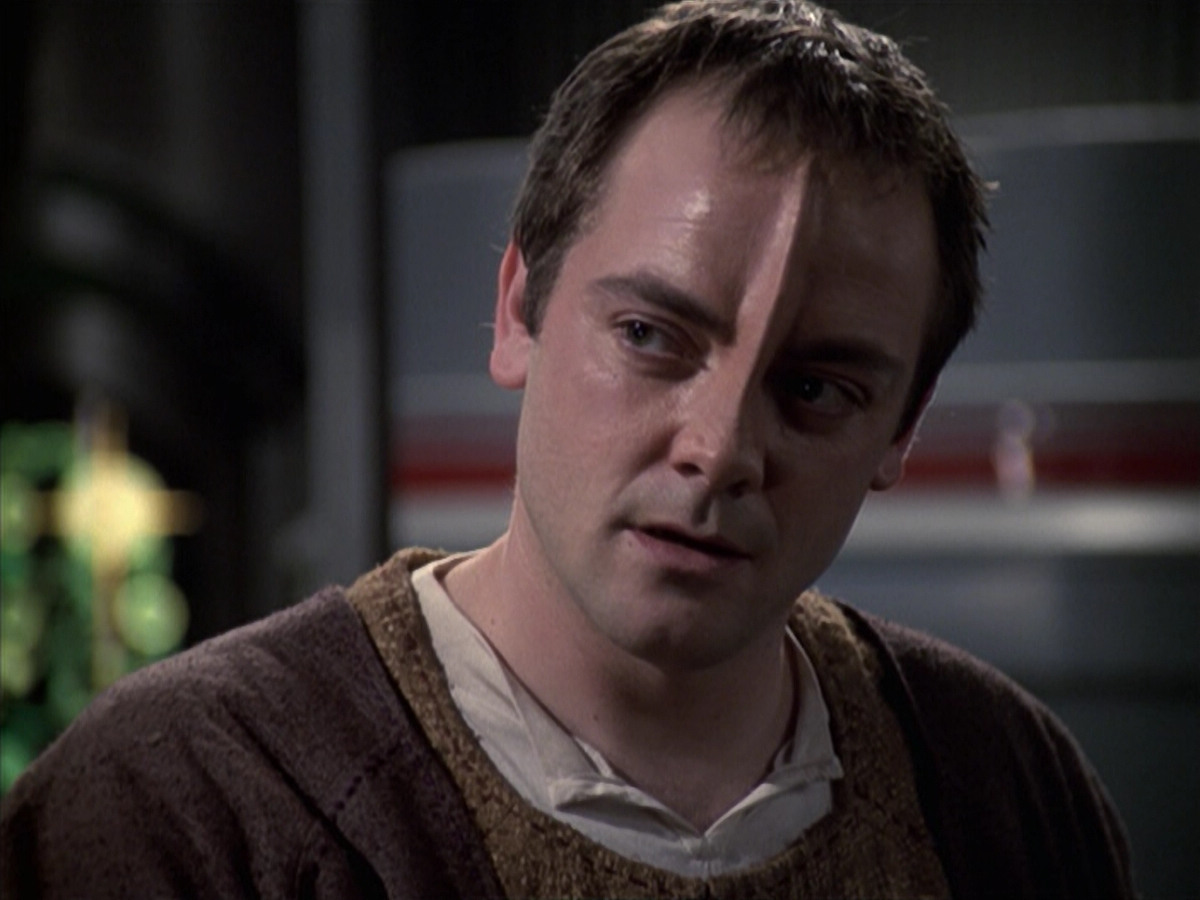 extant_StarTrek_VOY_6x19-ChildsPlay_02082.jpg