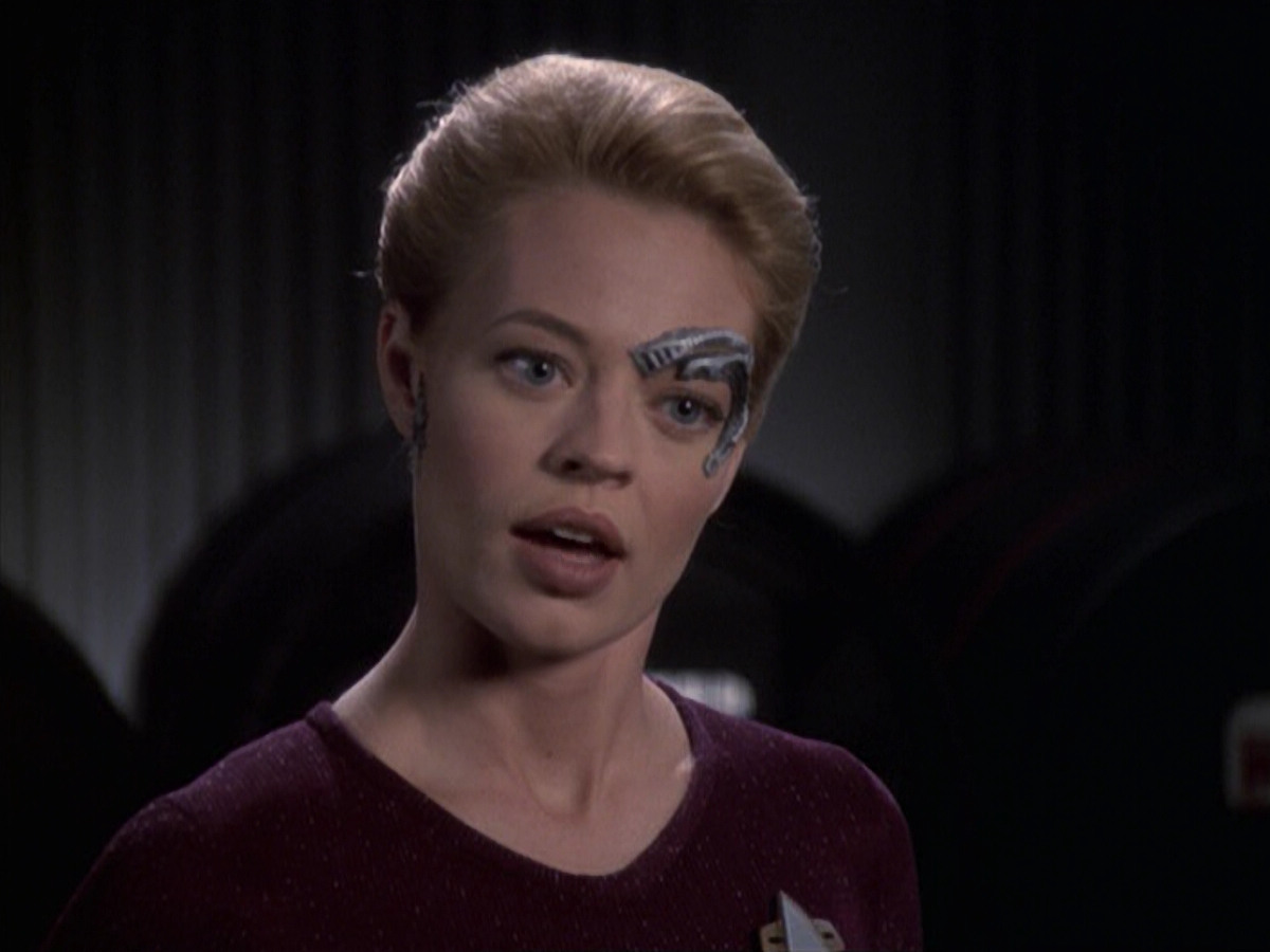extant_StarTrek_VOY_6x19-ChildsPlay_02097.jpg