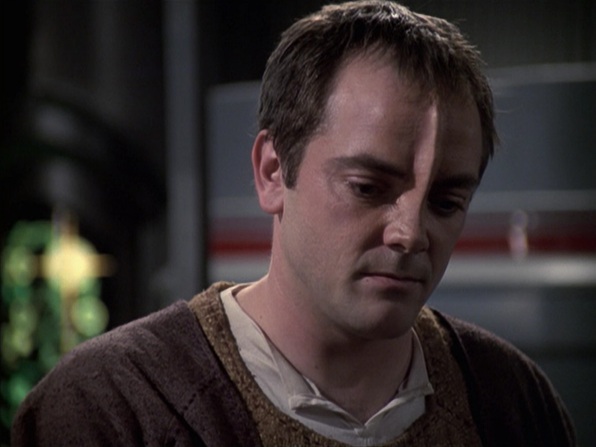 extant_StarTrek_VOY_6x19-ChildsPlay_02102.jpg