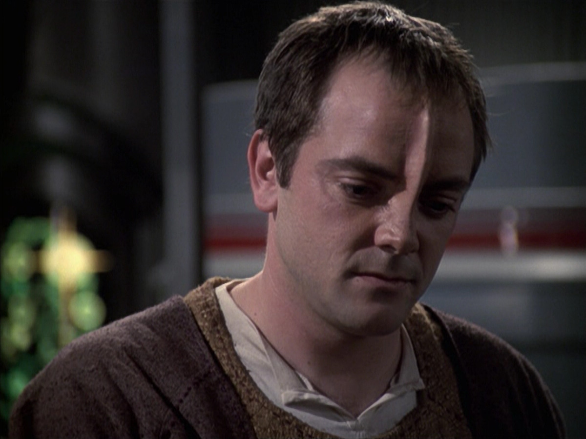 extant_StarTrek_VOY_6x19-ChildsPlay_02103.jpg