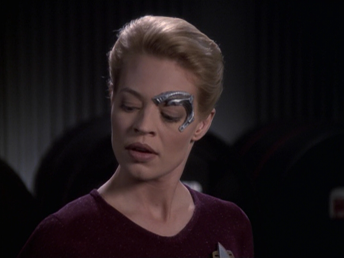 extant_StarTrek_VOY_6x19-ChildsPlay_02107.jpg
