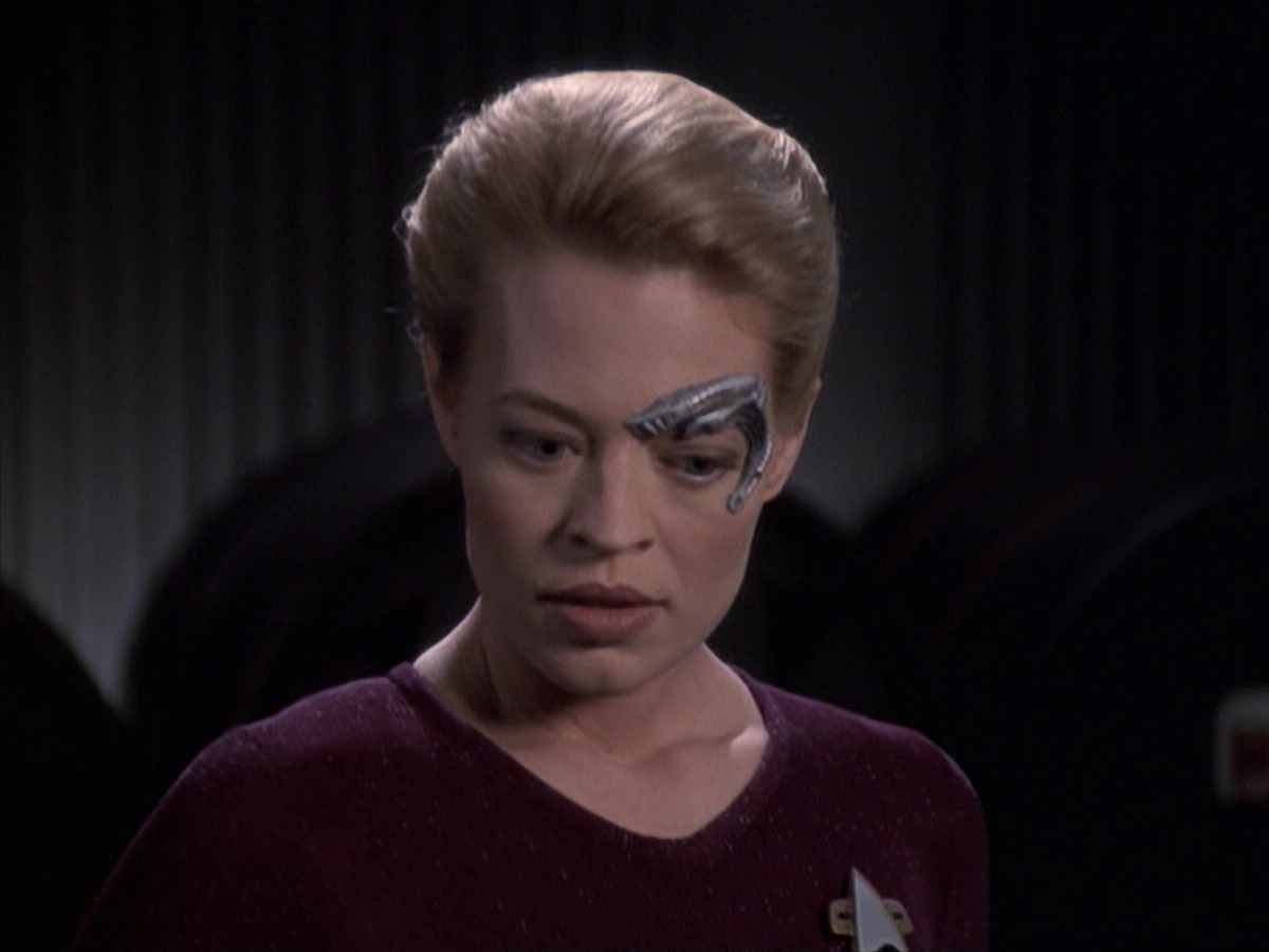 extant_StarTrek_VOY_6x19-ChildsPlay_02109.jpg