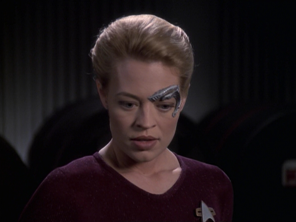 extant_StarTrek_VOY_6x19-ChildsPlay_02110.jpg