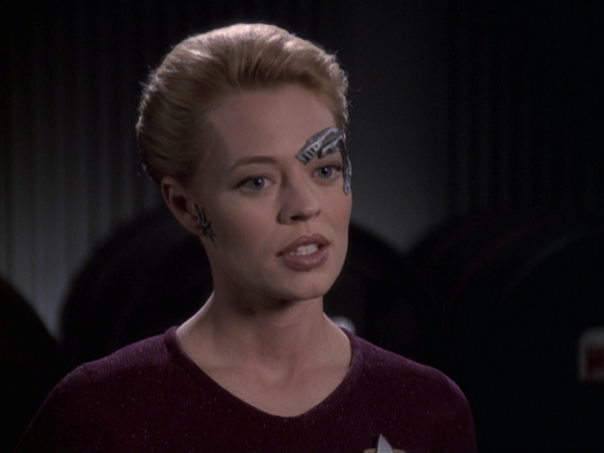 extant_StarTrek_VOY_6x19-ChildsPlay_02124.jpg