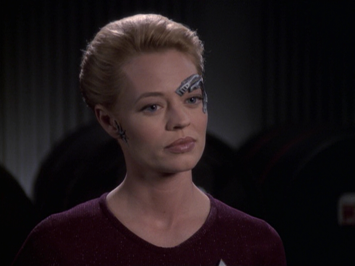 extant_StarTrek_VOY_6x19-ChildsPlay_02133.jpg