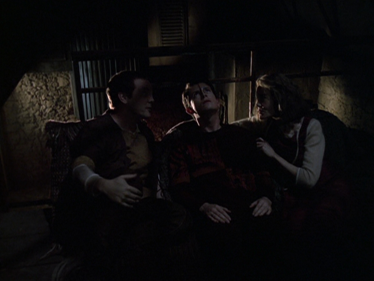 extant_StarTrek_VOY_6x19-ChildsPlay_02157.jpg