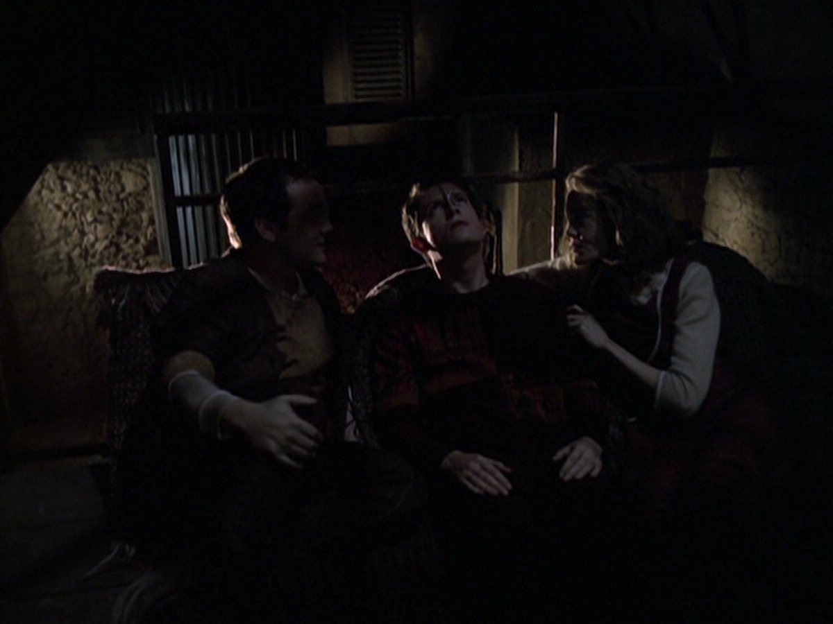 extant_StarTrek_VOY_6x19-ChildsPlay_02158.jpg