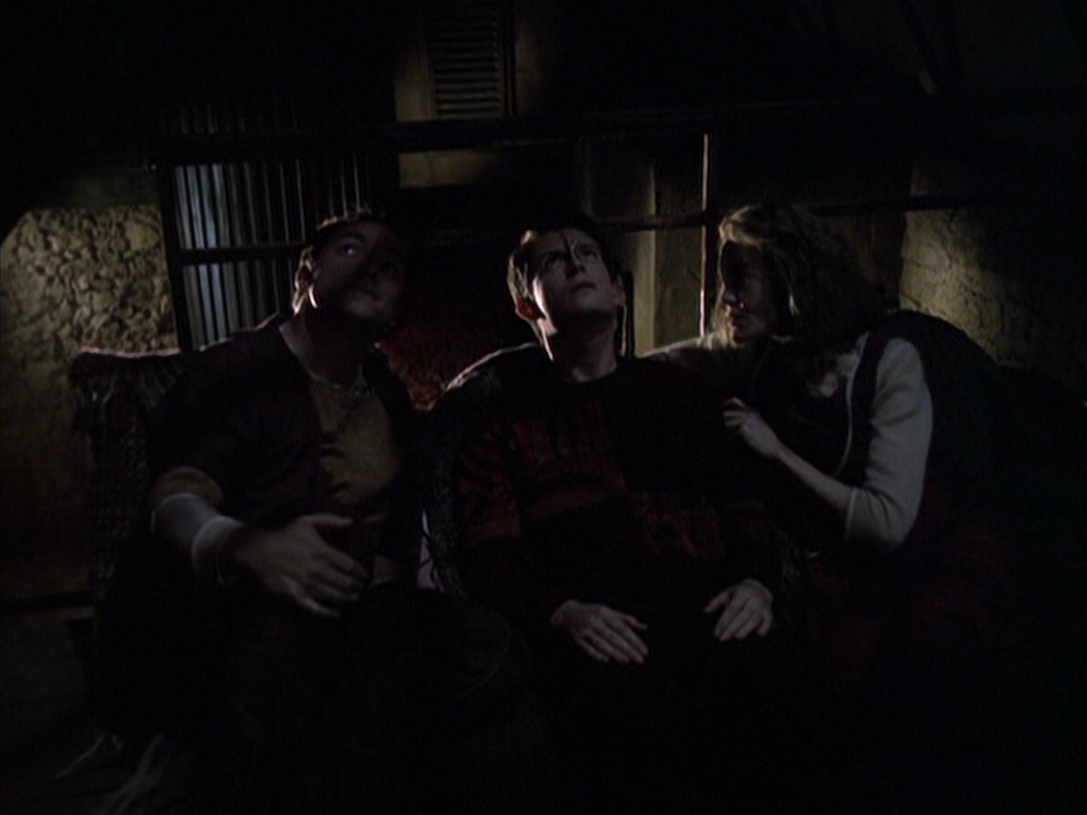 extant_StarTrek_VOY_6x19-ChildsPlay_02161.jpg