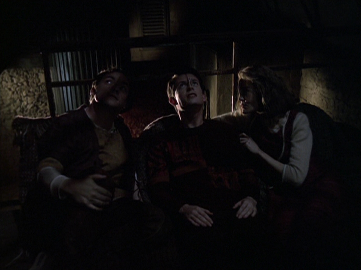 extant_StarTrek_VOY_6x19-ChildsPlay_02163.jpg