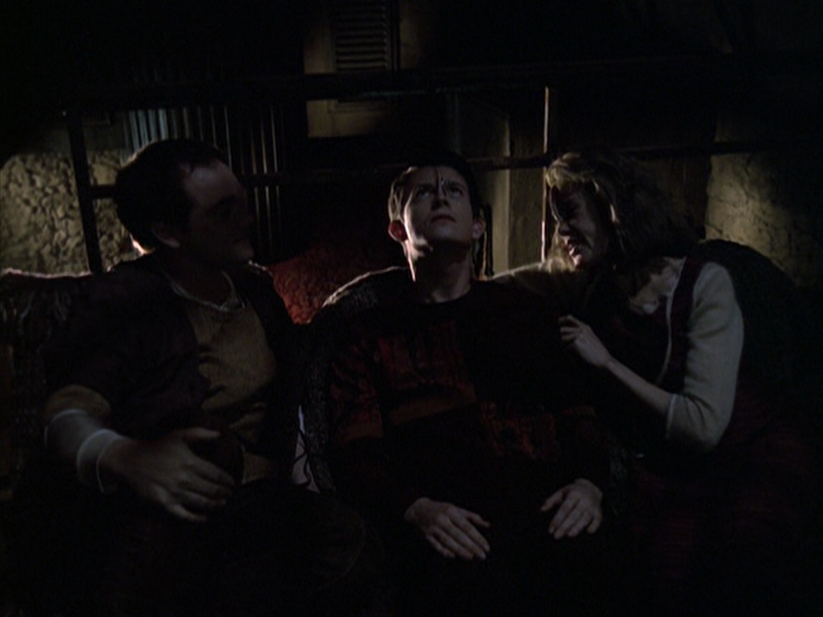 extant_StarTrek_VOY_6x19-ChildsPlay_02168.jpg