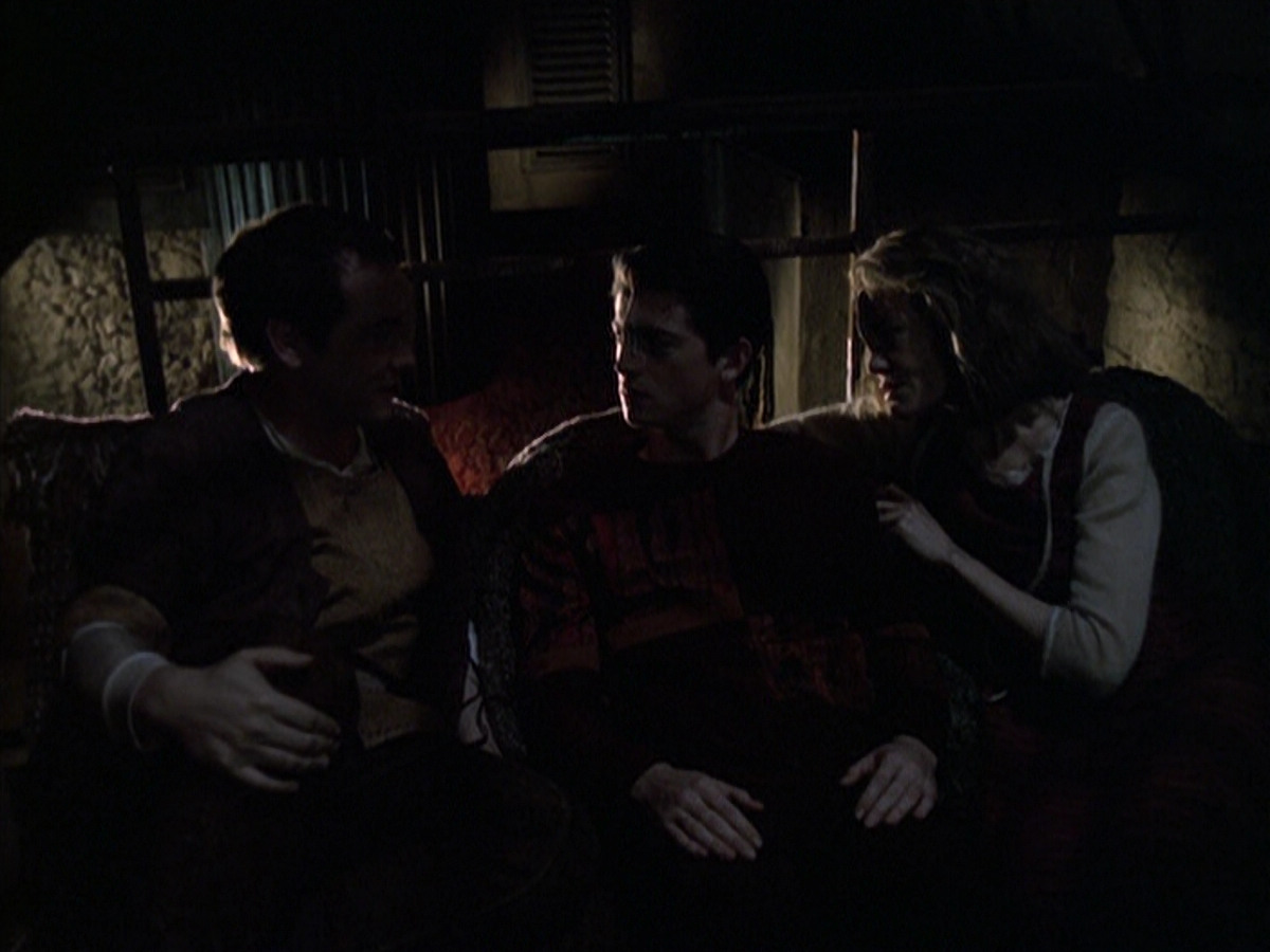 extant_StarTrek_VOY_6x19-ChildsPlay_02179.jpg