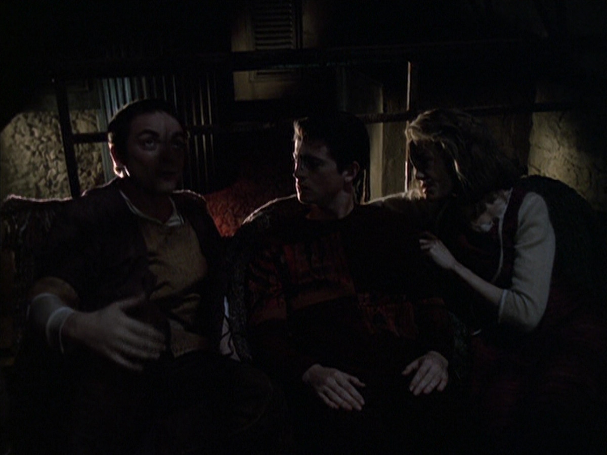 extant_StarTrek_VOY_6x19-ChildsPlay_02182.jpg