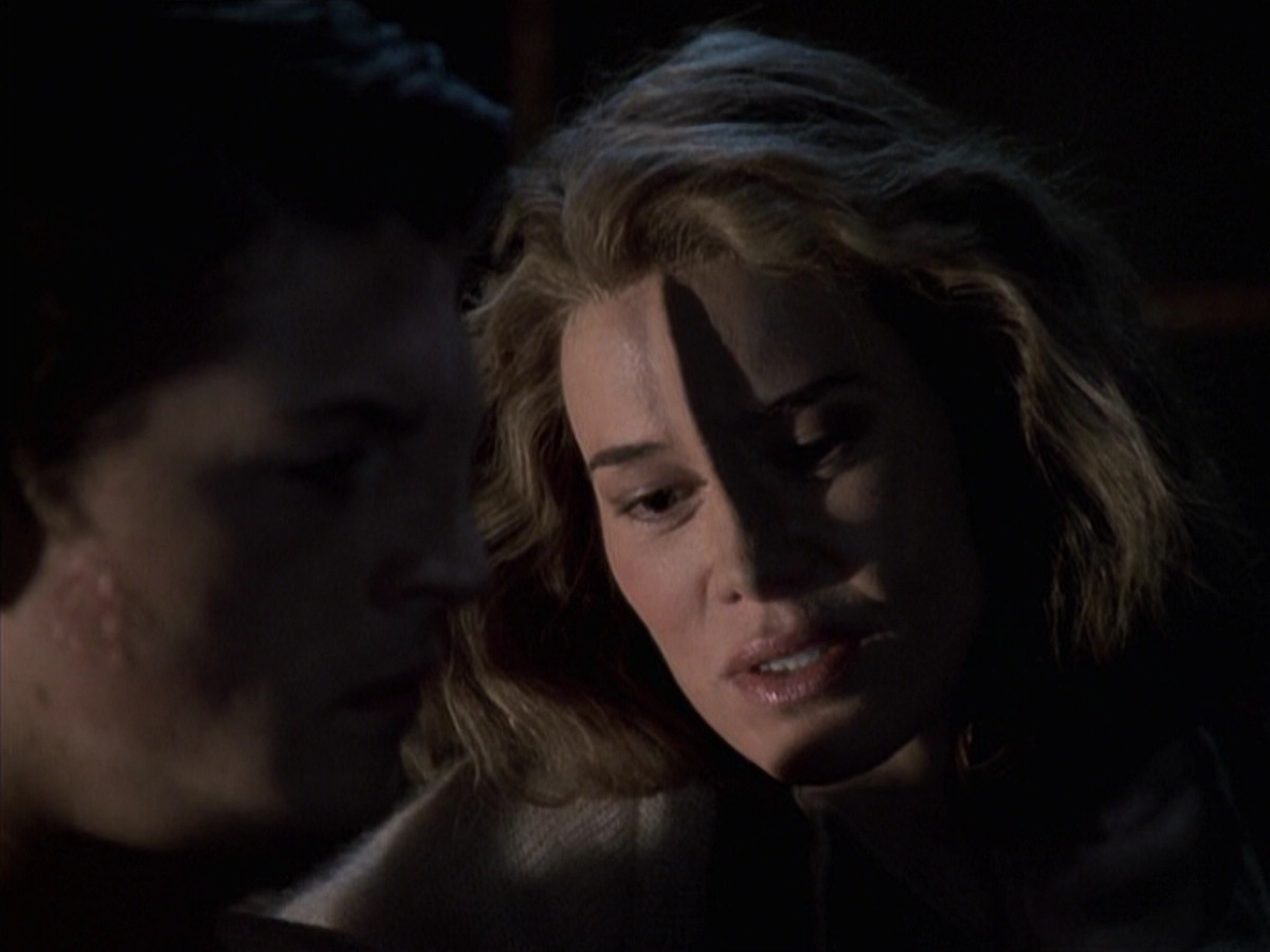 extant_StarTrek_VOY_6x19-ChildsPlay_02206.jpg