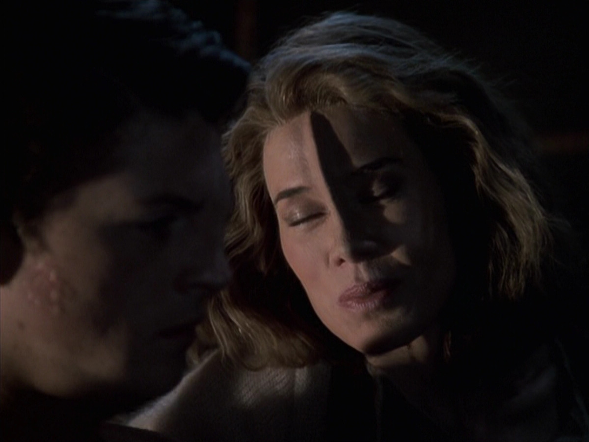 extant_StarTrek_VOY_6x19-ChildsPlay_02209.jpg