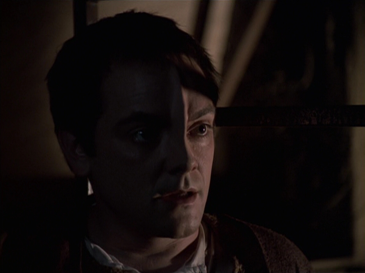 extant_StarTrek_VOY_6x19-ChildsPlay_02237.jpg