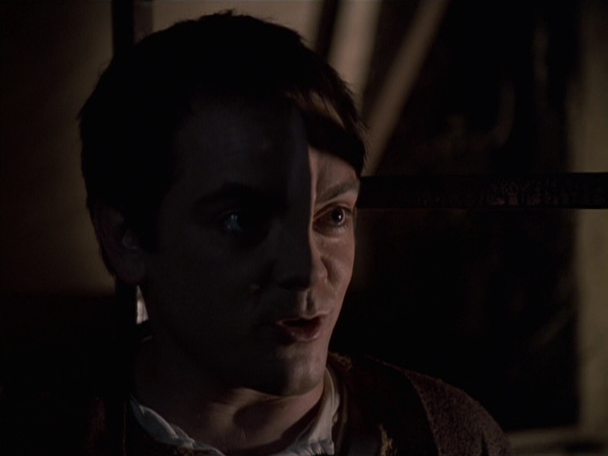 extant_StarTrek_VOY_6x19-ChildsPlay_02246.jpg