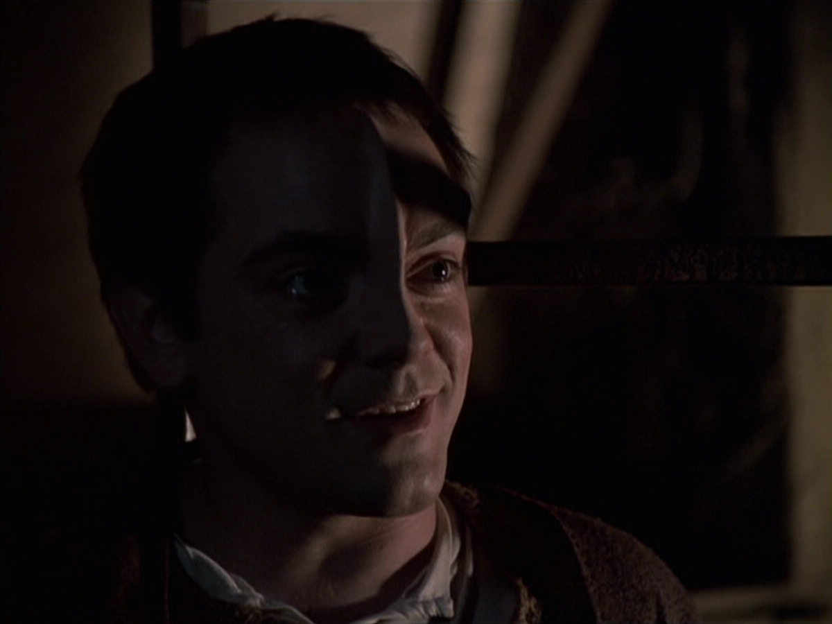 extant_StarTrek_VOY_6x19-ChildsPlay_02248.jpg