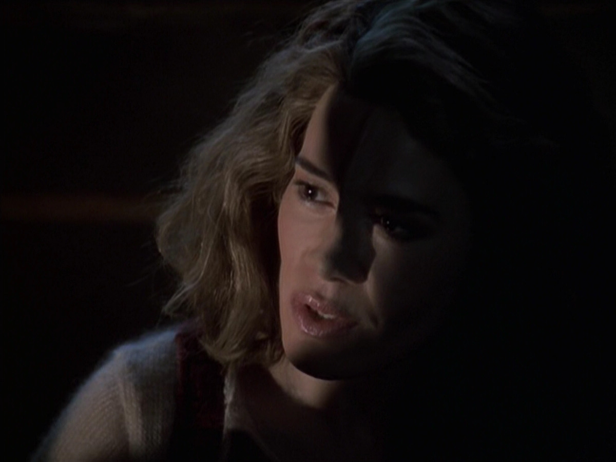 extant_StarTrek_VOY_6x19-ChildsPlay_02264.jpg