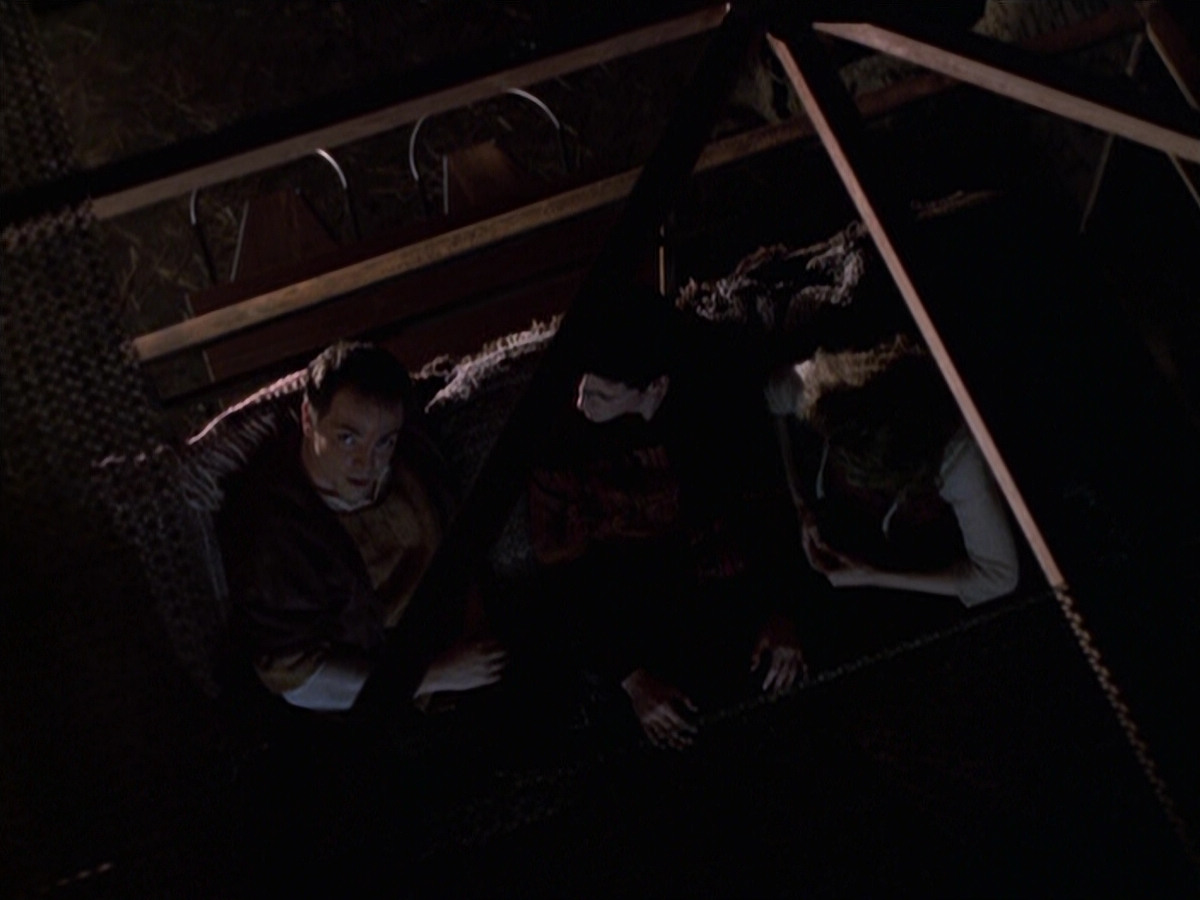 extant_StarTrek_VOY_6x19-ChildsPlay_02294.jpg
