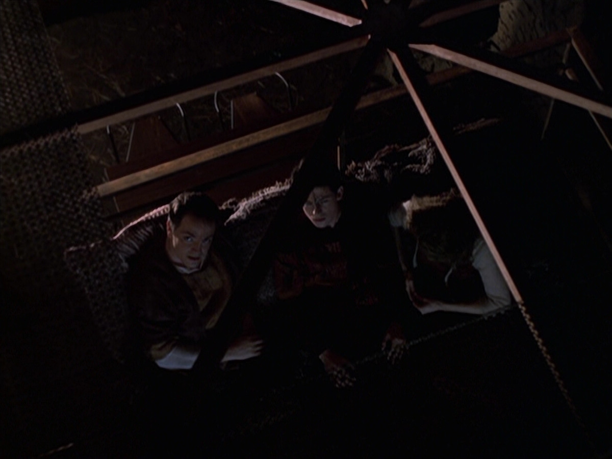 extant_StarTrek_VOY_6x19-ChildsPlay_02296.jpg