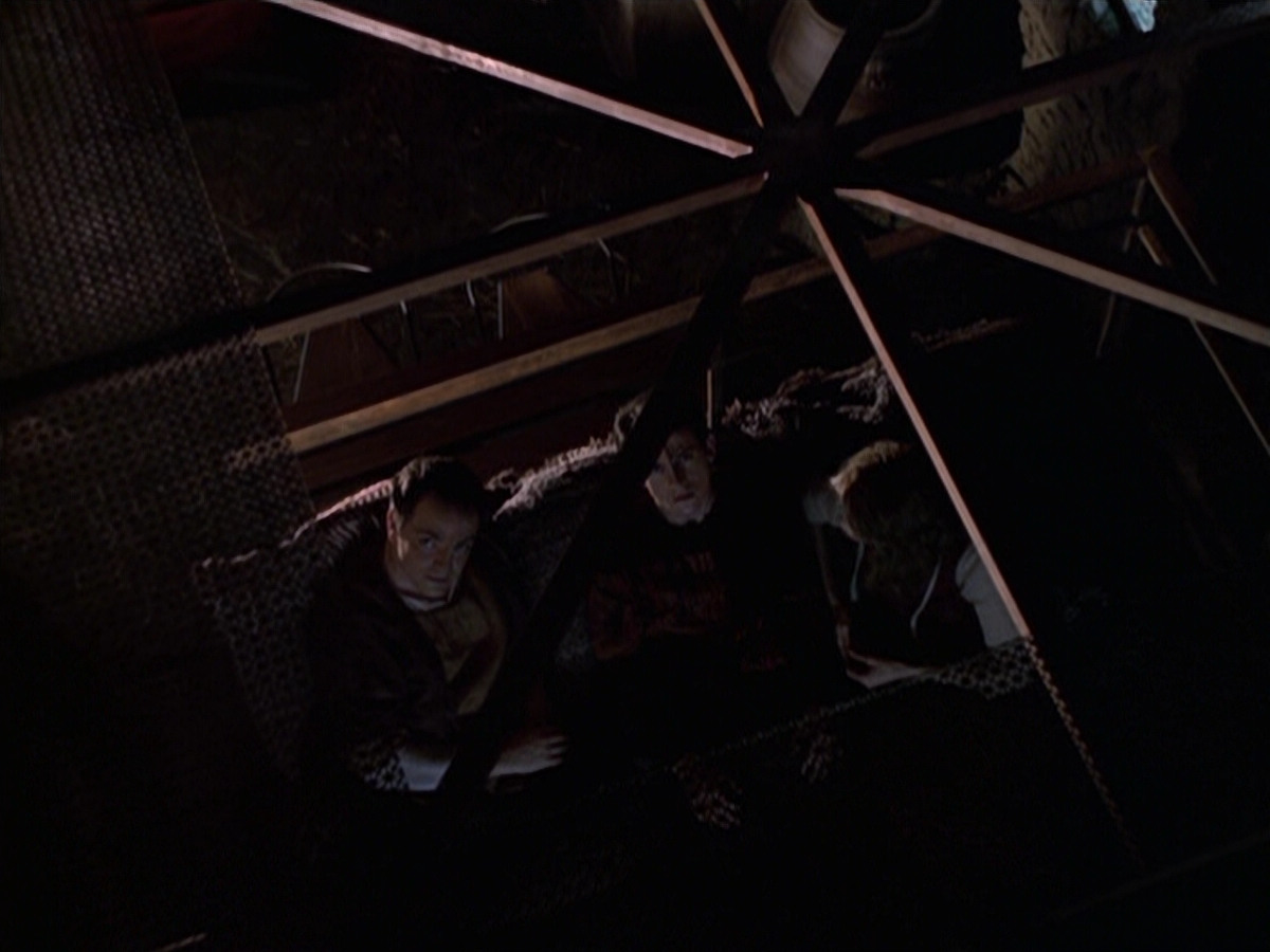 extant_StarTrek_VOY_6x19-ChildsPlay_02299.jpg