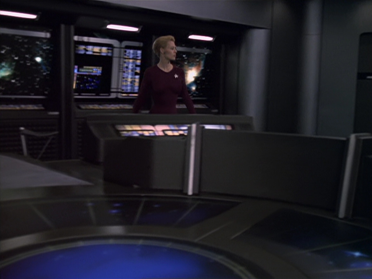 extant_StarTrek_VOY_6x19-ChildsPlay_02308.jpg