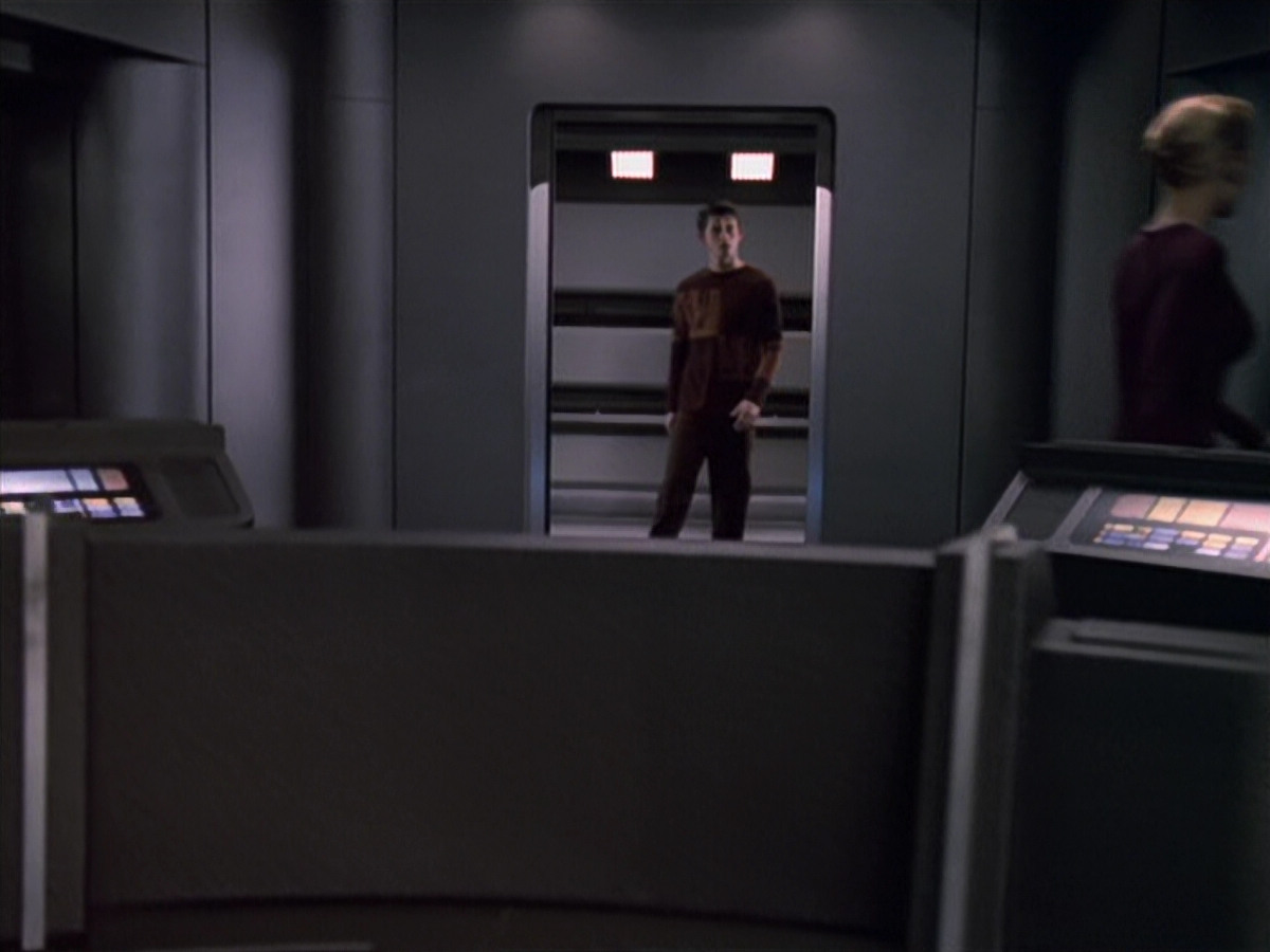 extant_StarTrek_VOY_6x19-ChildsPlay_02311.jpg