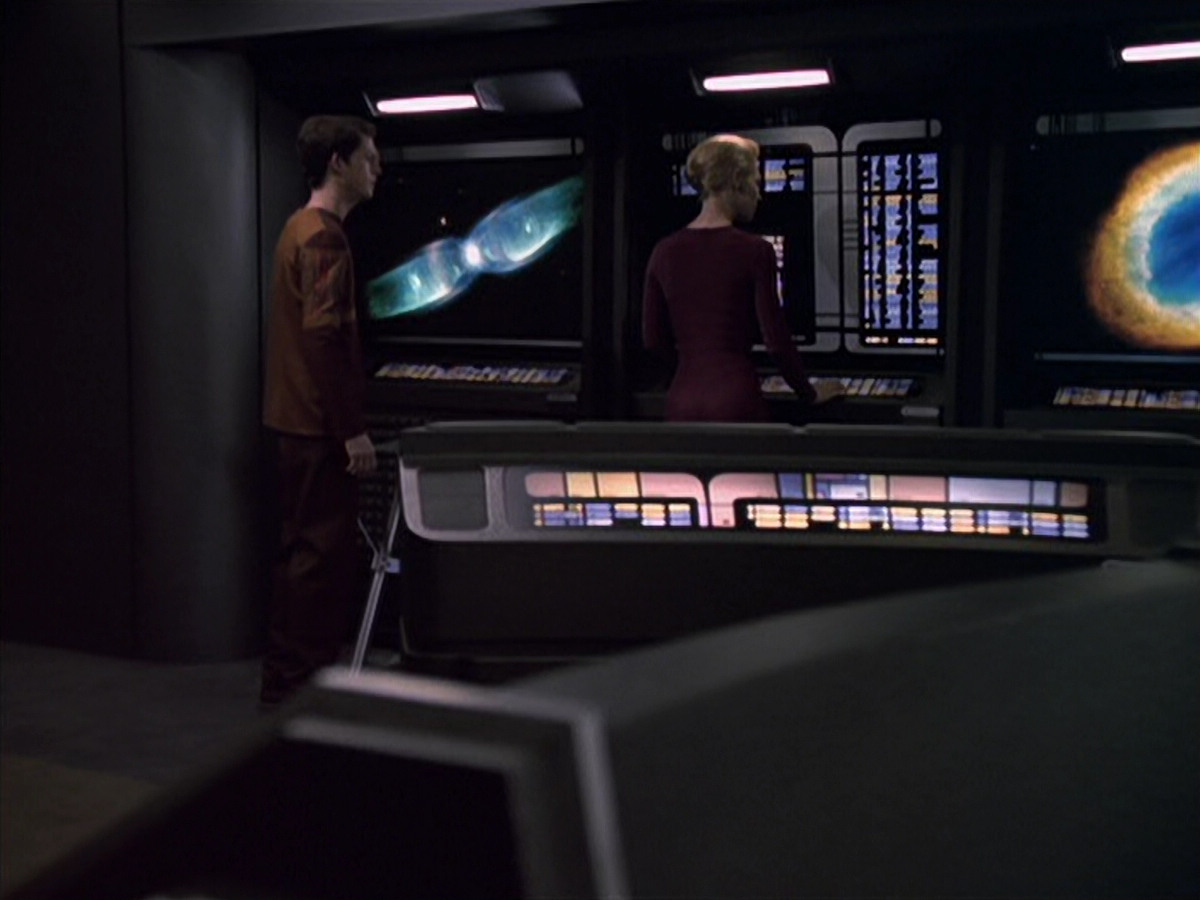 extant_StarTrek_VOY_6x19-ChildsPlay_02318.jpg