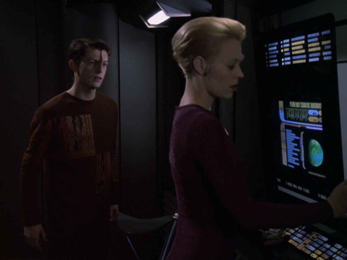 extant_StarTrek_VOY_6x19-ChildsPlay_02322.jpg