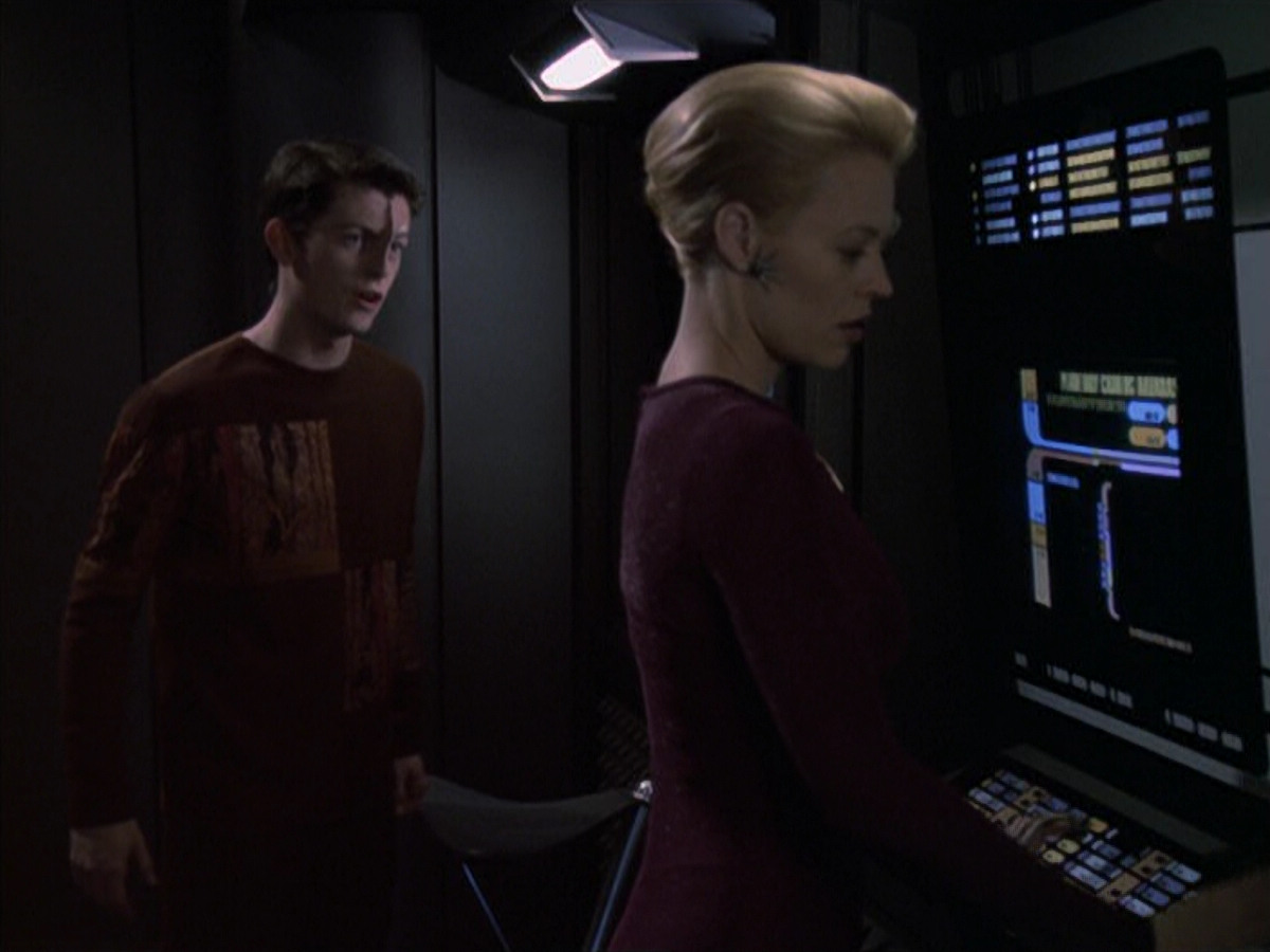 extant_StarTrek_VOY_6x19-ChildsPlay_02323.jpg