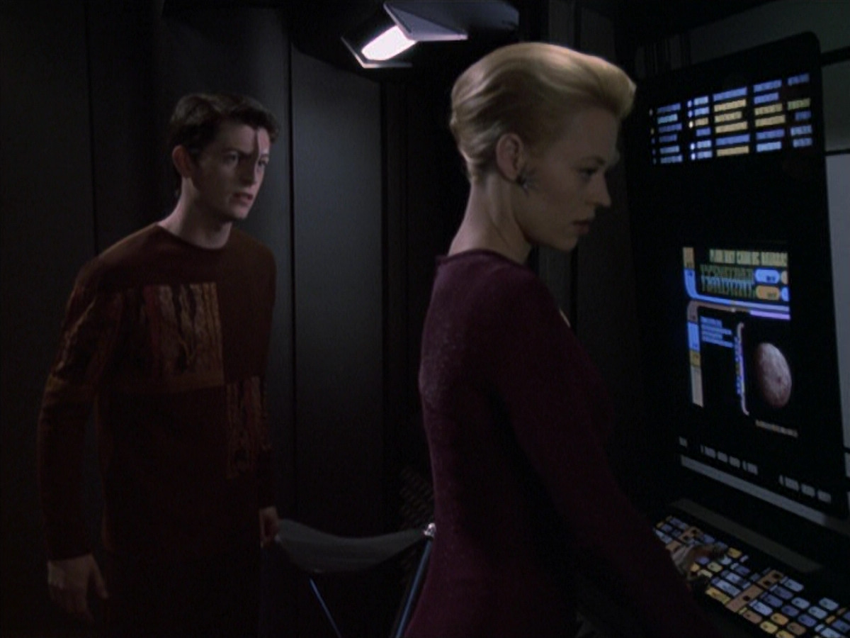 extant_StarTrek_VOY_6x19-ChildsPlay_02324.jpg