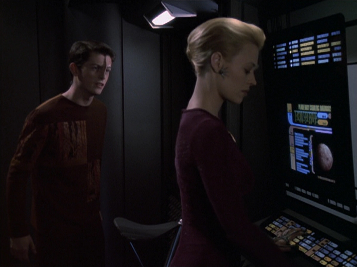 extant_StarTrek_VOY_6x19-ChildsPlay_02327.jpg