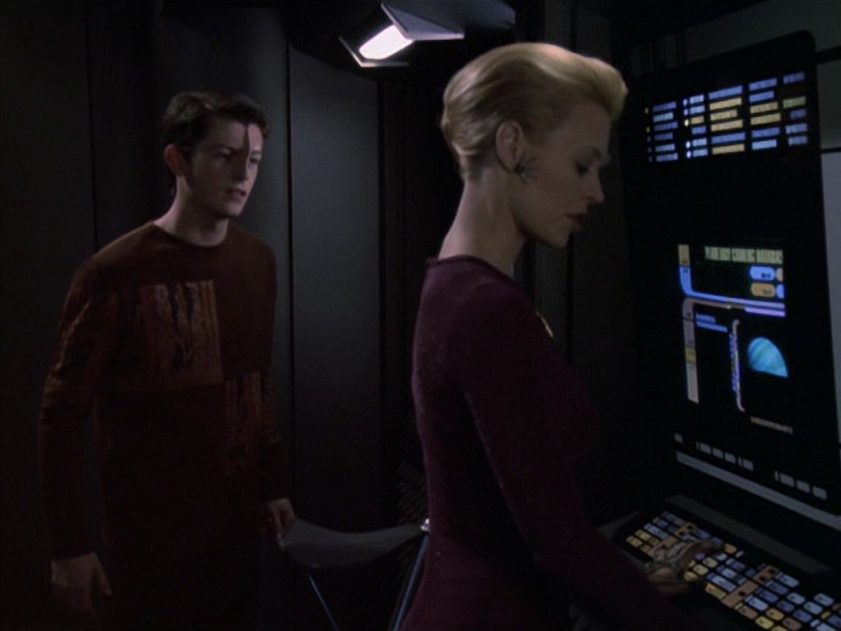 extant_StarTrek_VOY_6x19-ChildsPlay_02328.jpg