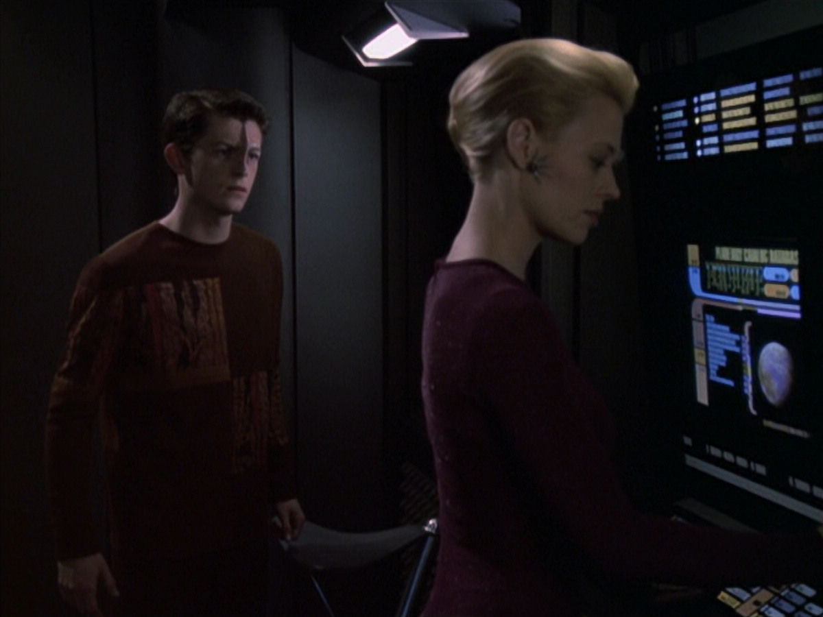 extant_StarTrek_VOY_6x19-ChildsPlay_02334.jpg